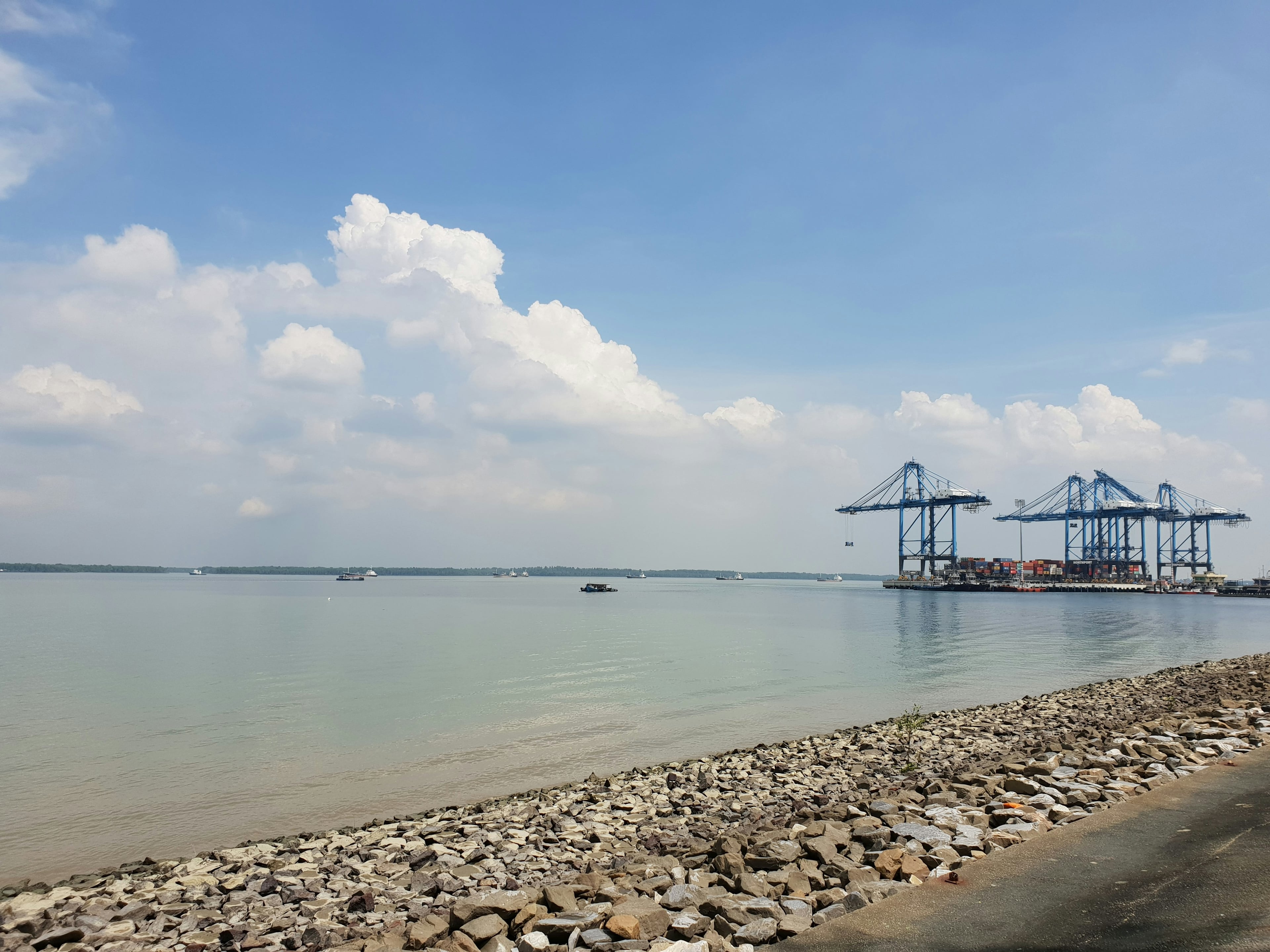 Air and ocean cargo container freight logistics for international moving